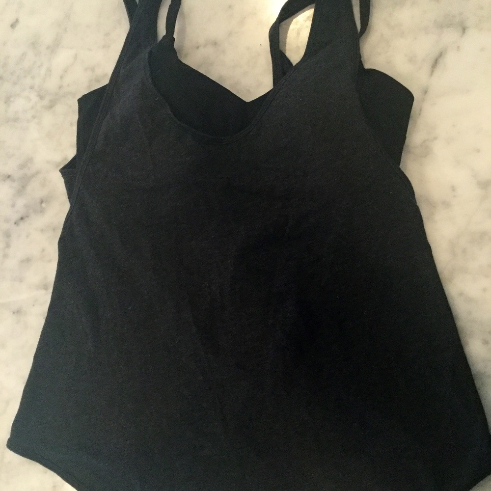 Lululemon tank w/ built in bra